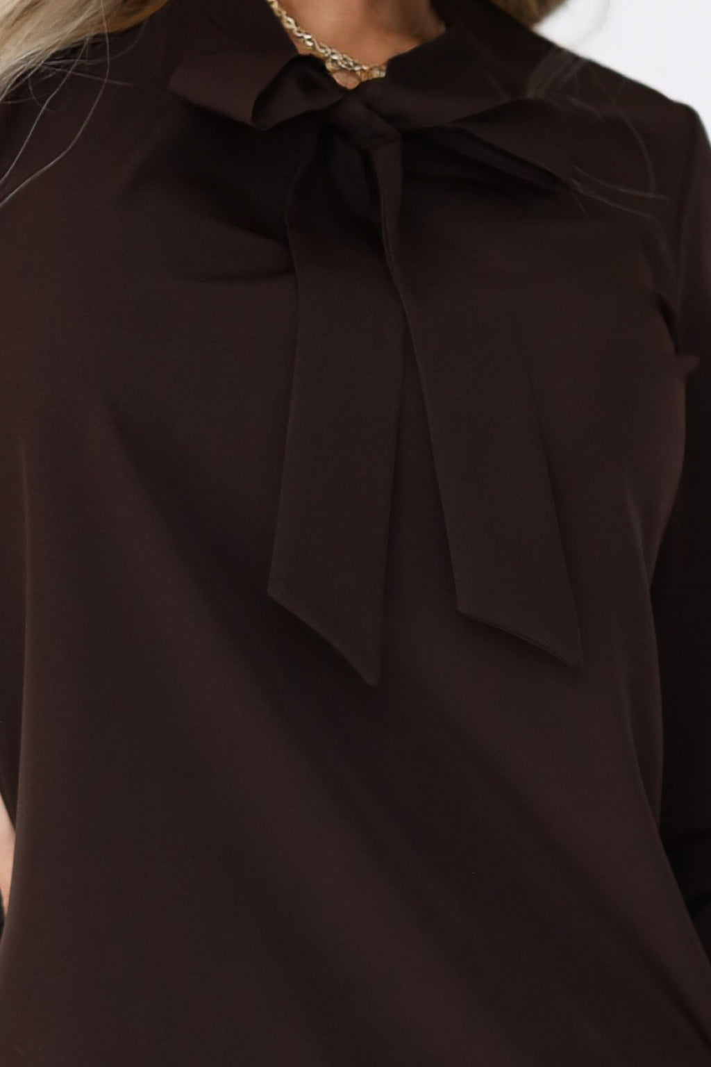 140-29 Businessbluse mit langen Ärmeln und Bindeband vorne - Schokolade
