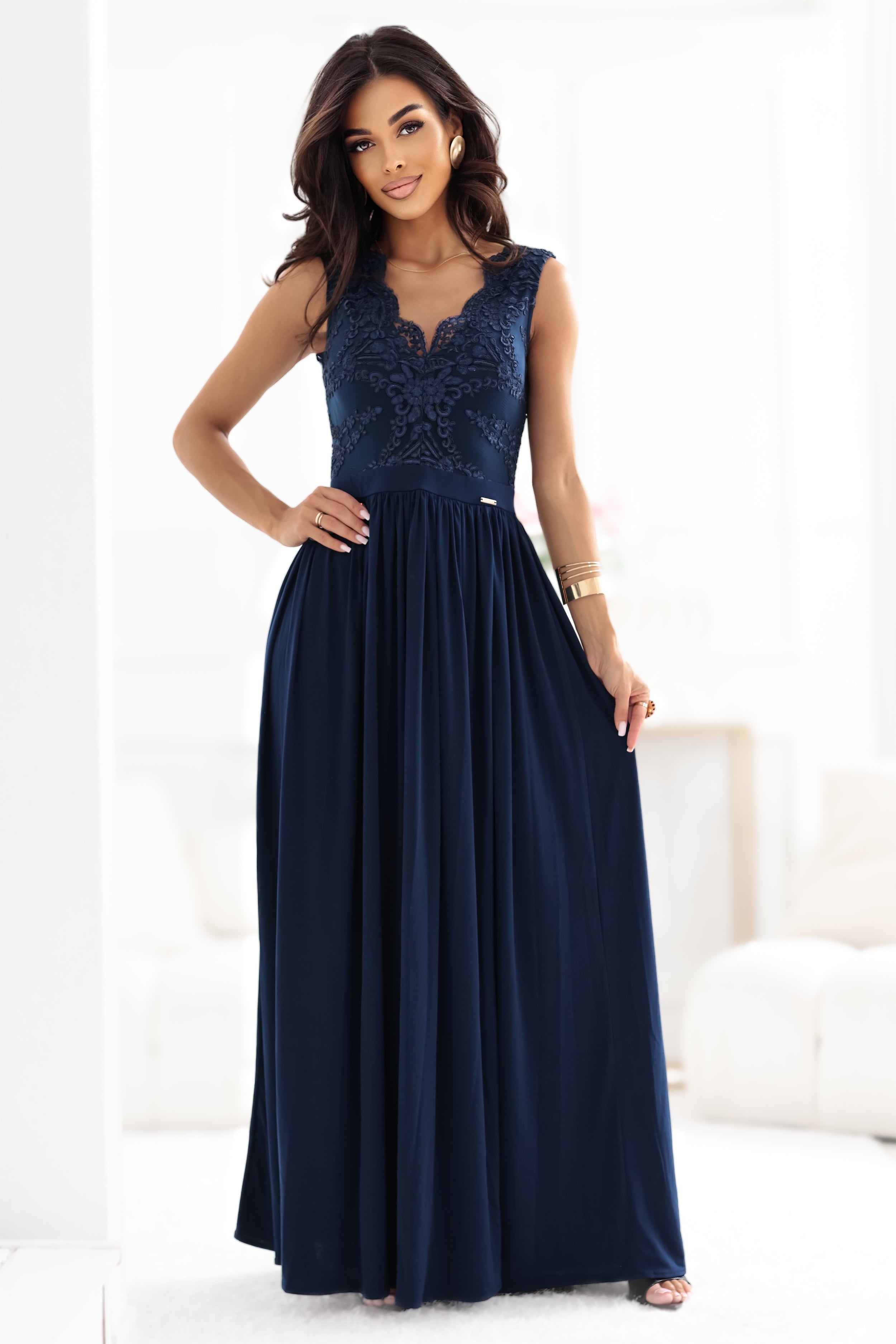 215-6 LEA langes elegantes Maxikleid mit Spitzenoberteil und Schlitz am Bein - Marineblau