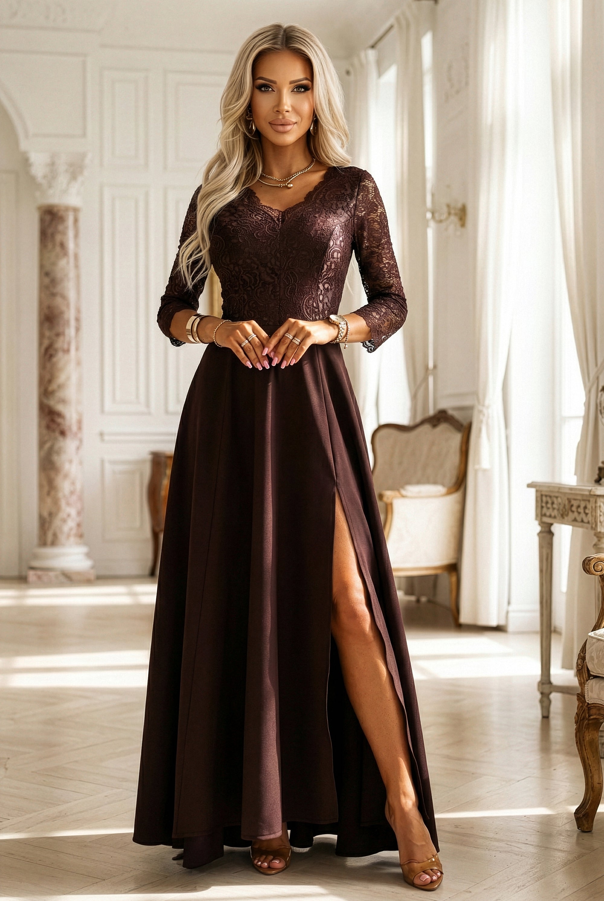 309-14 AMBER Elegantes langes Spitzenkleid mit Ausschnitt - Schokoladenbraun