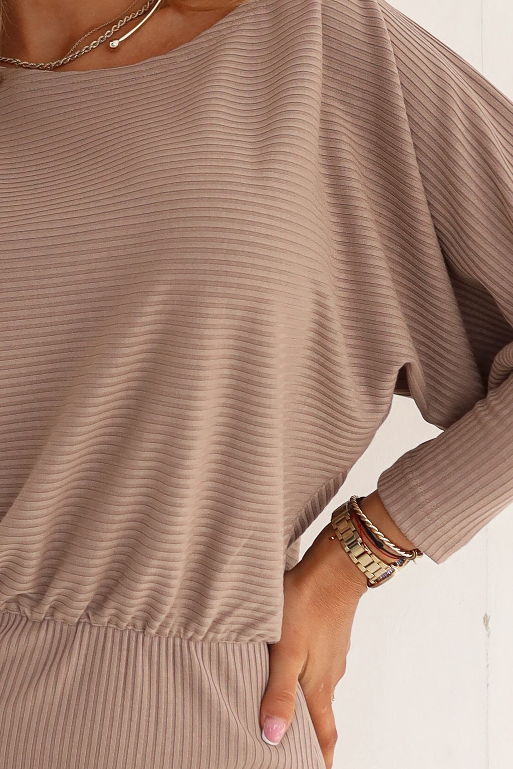 399-4 LARA Geripptes Kleid mit Bündchen - Mokka-Mousse