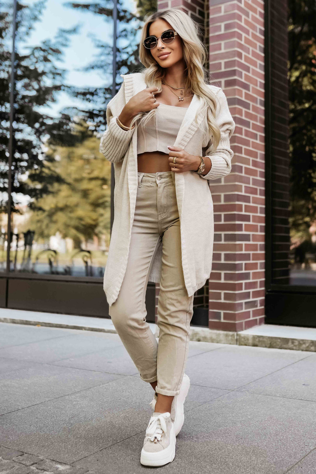 629-1 Bequemer Oversize-Cardigan mit Kapuze und stylischem Patch - Beige