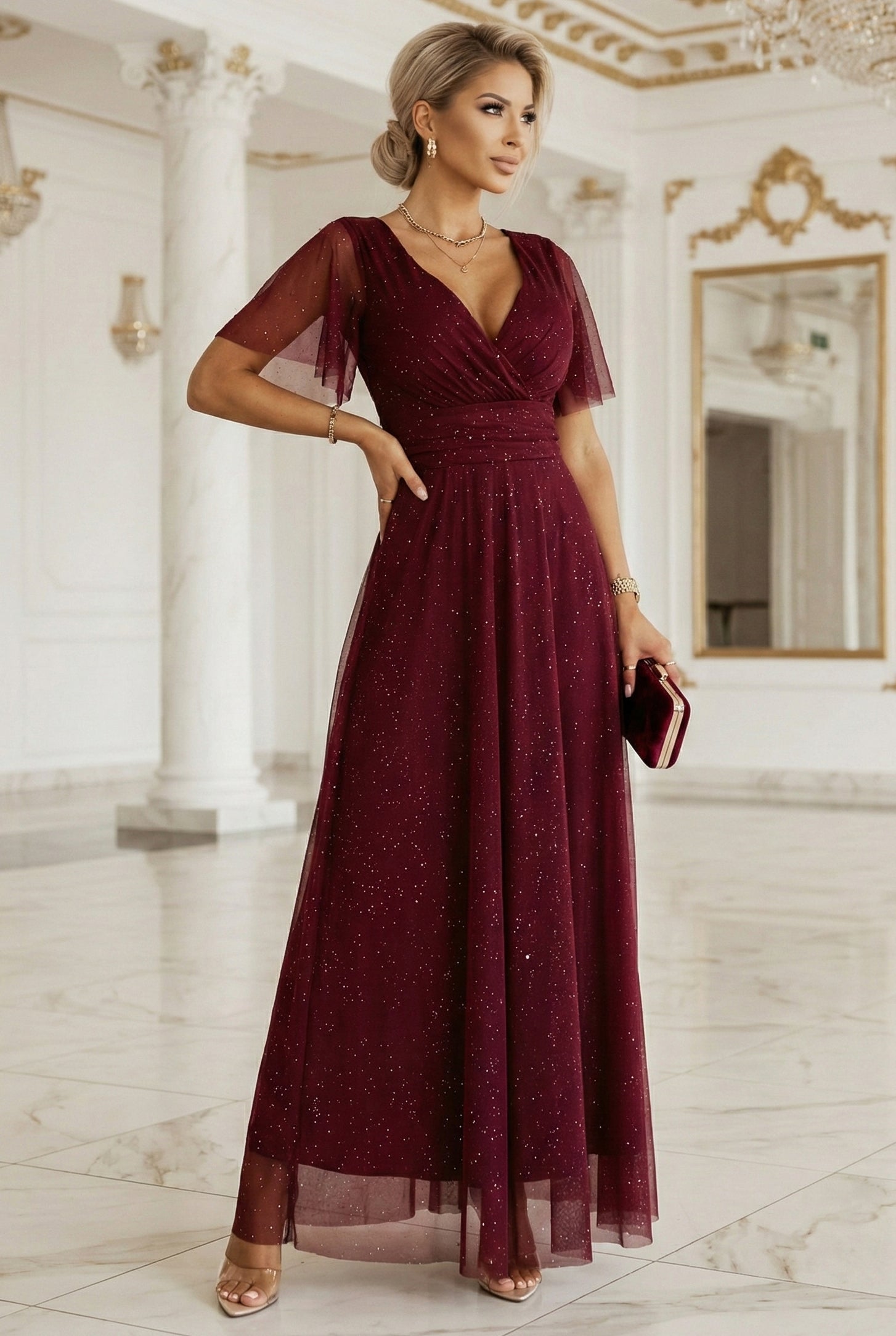 635-5 MELANIA langes, glänzendes Kleid mit Ausschnitt und kurzen Ärmeln - bordeauxrot