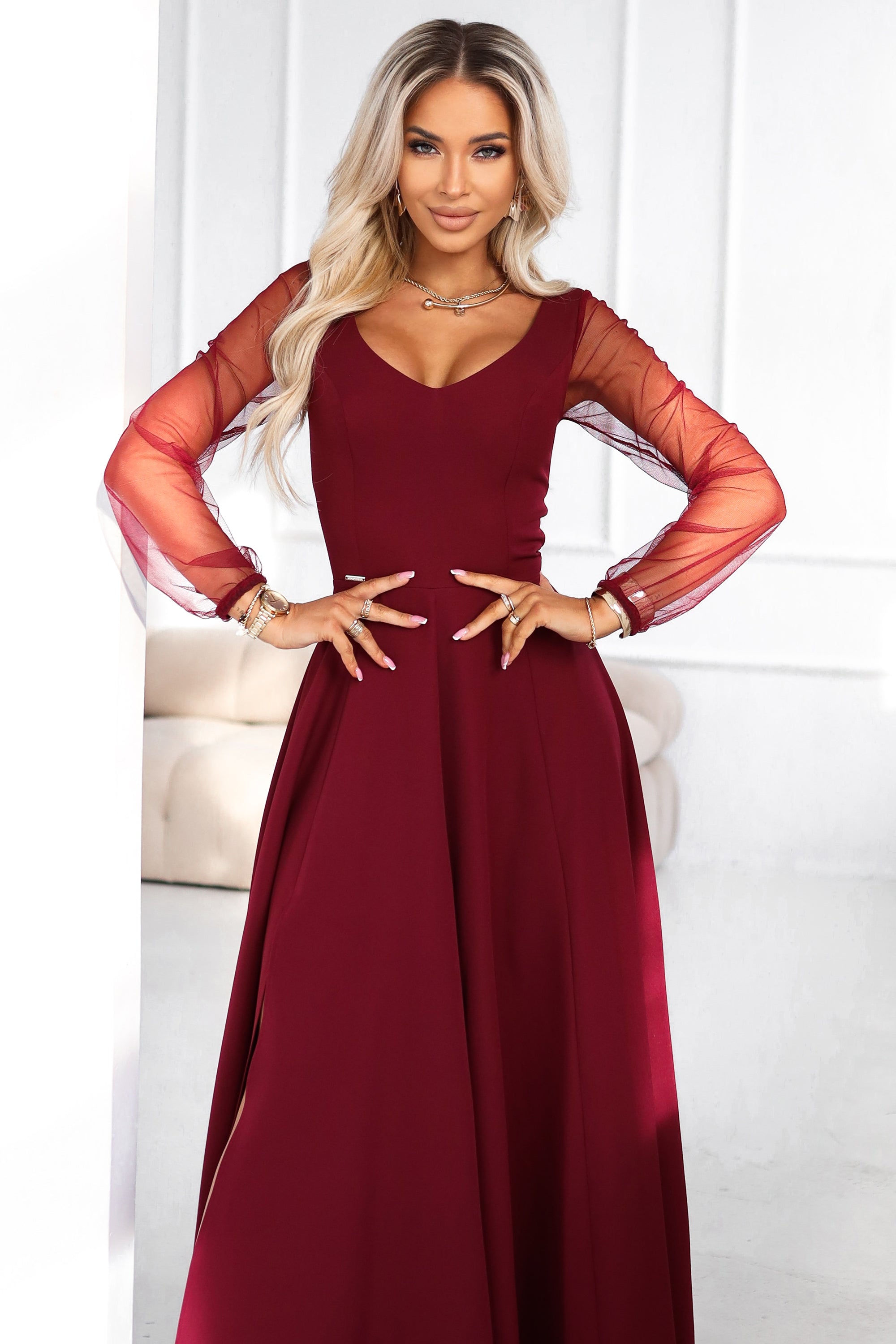 640-1 LORETTA einzigartiges langes Kleid mit Tüllärmeln und -ausschnitt - bordeauxrot