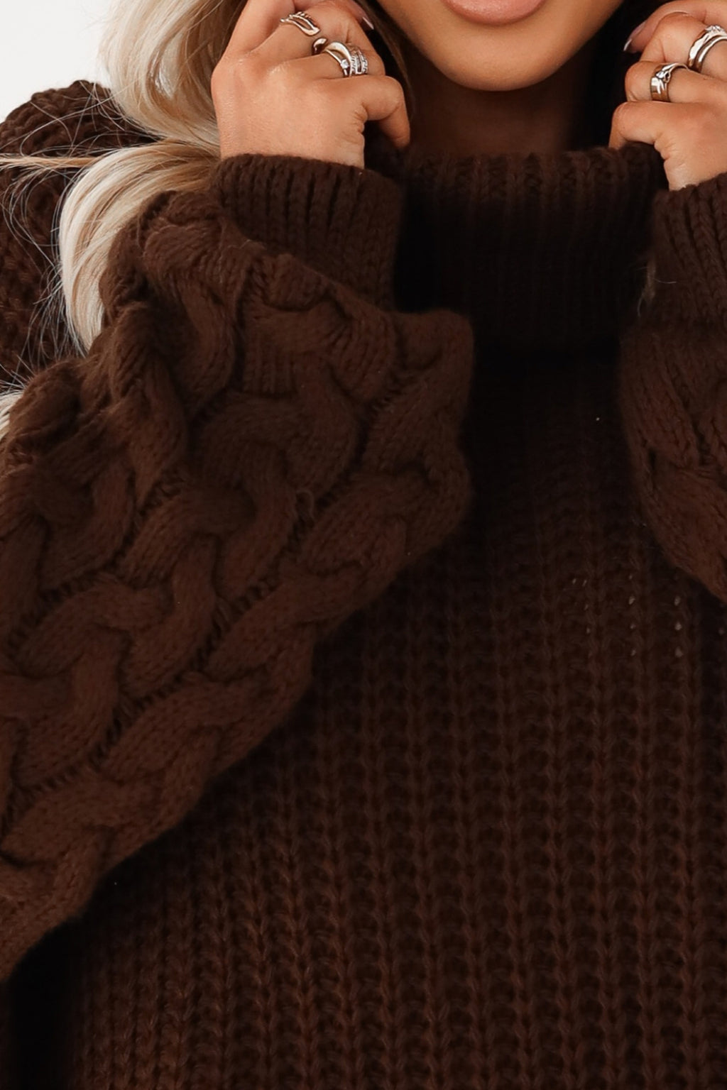 650-1 Warmer, dicker Oversize-Rollkragenpullover mit weiten Ärmeln - Schokoladenbraun