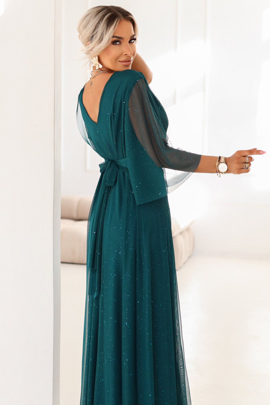 654-1 Langes, schimmerndes Plus-Size-Kleid mit U-Boot-Ausschnitt und transparenten Ärmeln - flaschengrün