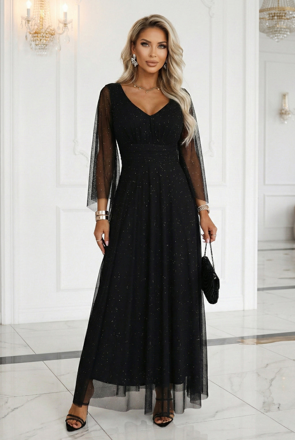655-1 Langes, schimmerndes Kleid mit Ausschnitt und transparenten Ärmeln - schwarz