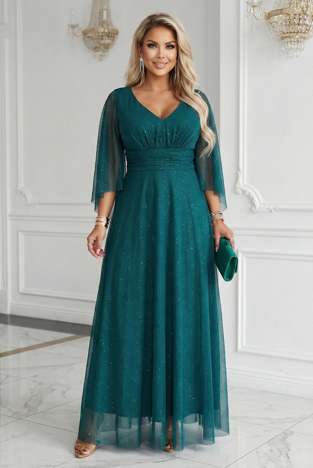 655-2 Ein langes, schimmerndes Kleid mit tiefem Ausschnitt und transparenten Ärmeln - smaragdgrün