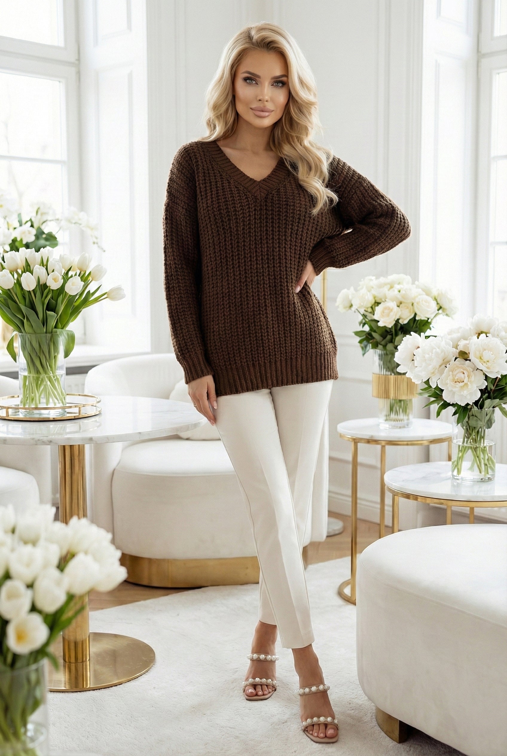 661-2 Warmer Oversize-Pullover mit grobem Strickmuster und V-Ausschnitt - Schokoladenbraun