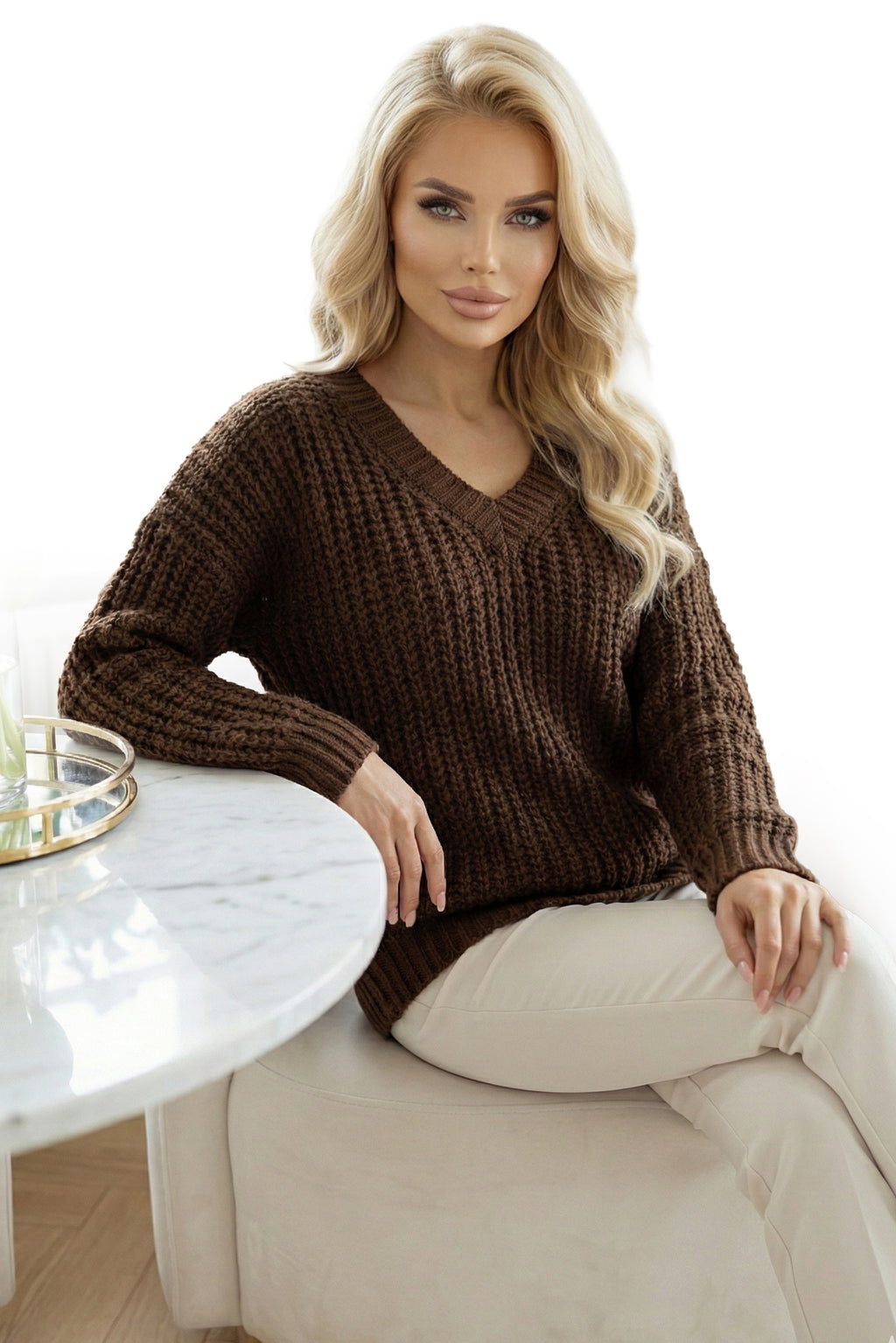661-2 Warmer Oversize-Pullover mit grobem Strickmuster und V-Ausschnitt - Schokoladenbraun